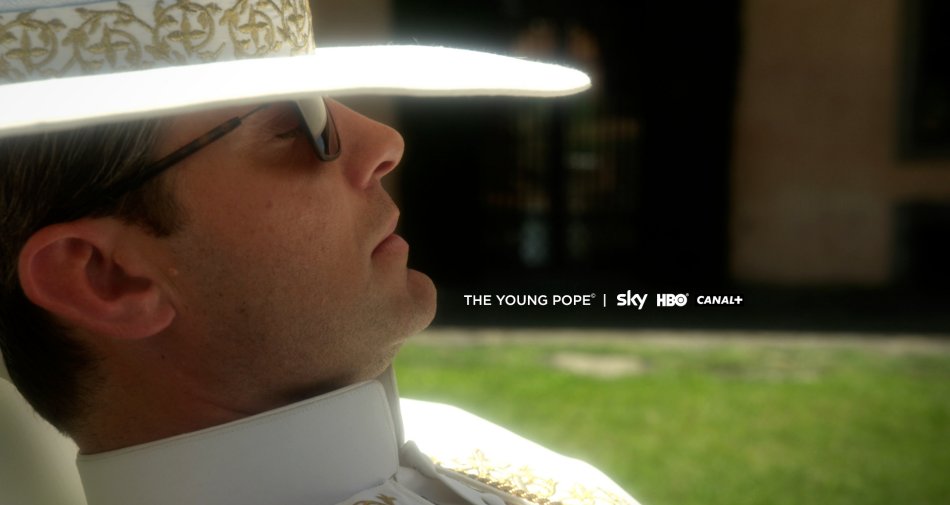 Da Young Pope a The Crown, le 12 serie tv top in autunno. Cast stellari da Law a Stone